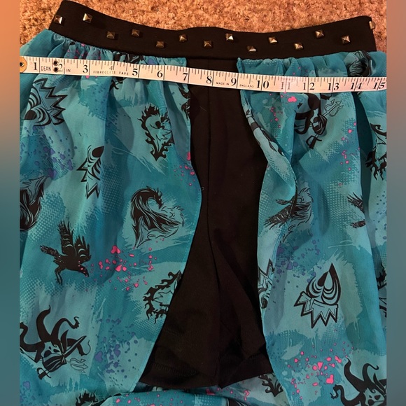 D-Signed Disney Skirt with black overlay Shorts😎 - Picture 5 of 6